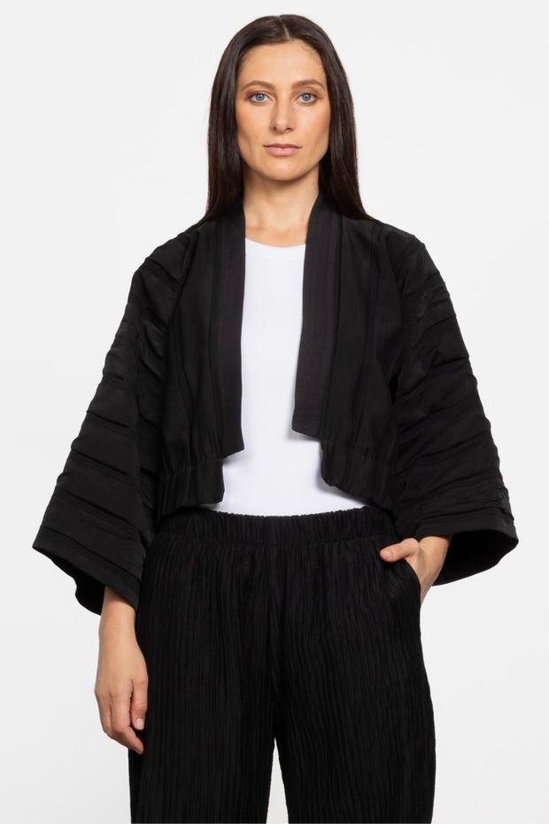 Akari Cropped Kimono in Black