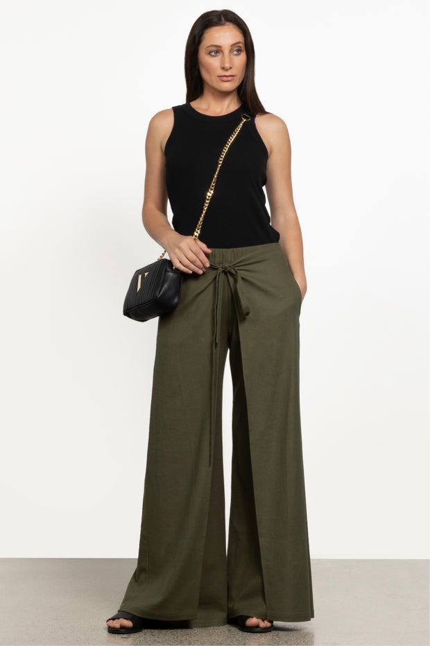 Akemi Wide Leg Linen Pant in Green