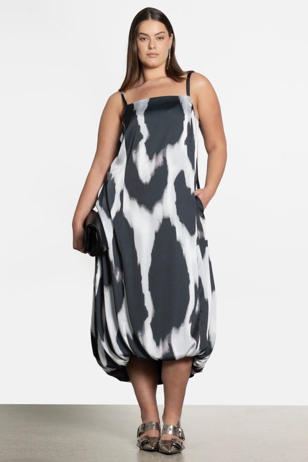 Ali Bubble Hem Long Dress in Print