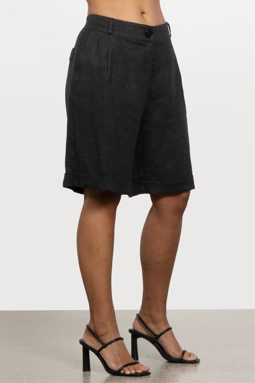 Beckett Linen Dress Short in Black