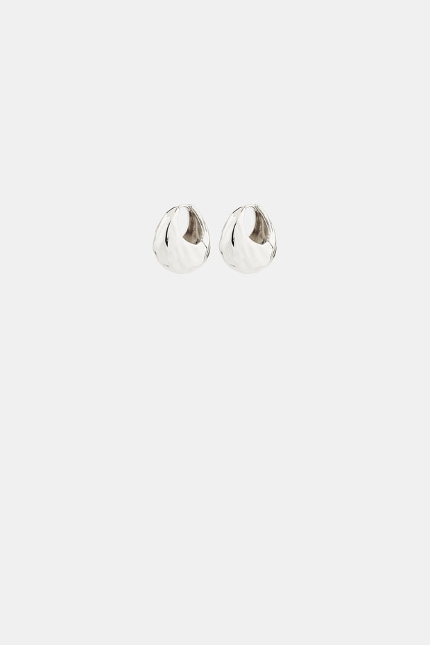 Believe Earrings in Metallic