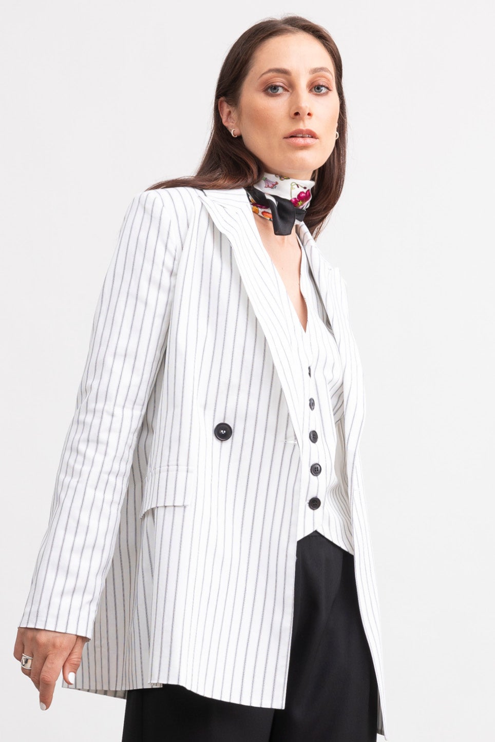 white boyfriend blazer
