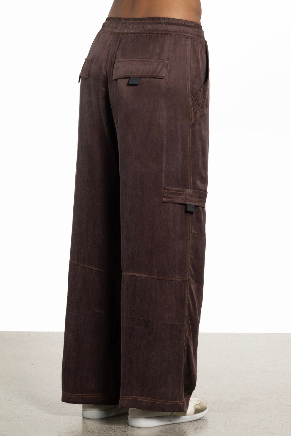 Chicago Cargo Pocket Wide Leg Pant in Brown