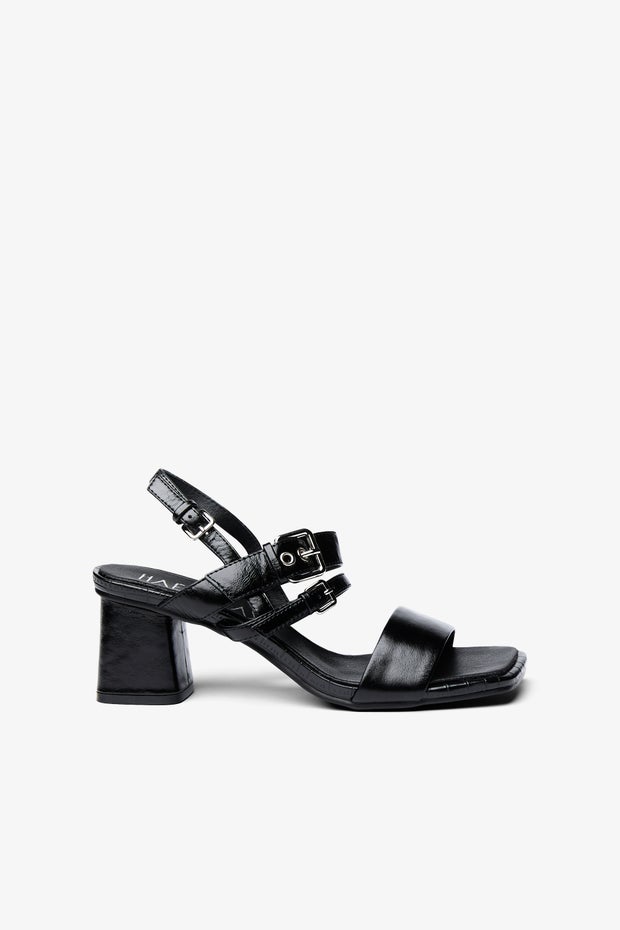 Cosmopolitan Heel in Black