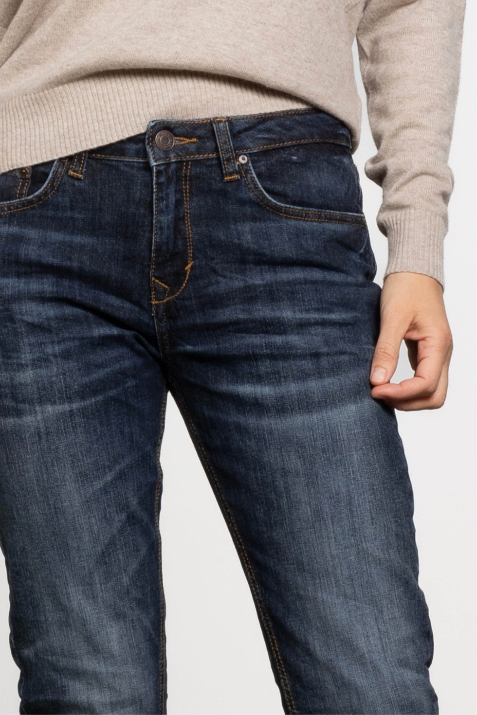 Eliana Slim Boyfriend Jean in Blue