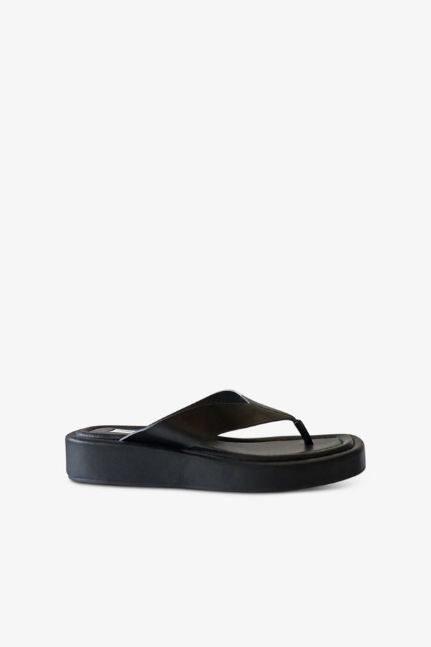 Elle Platform Sandal in Black