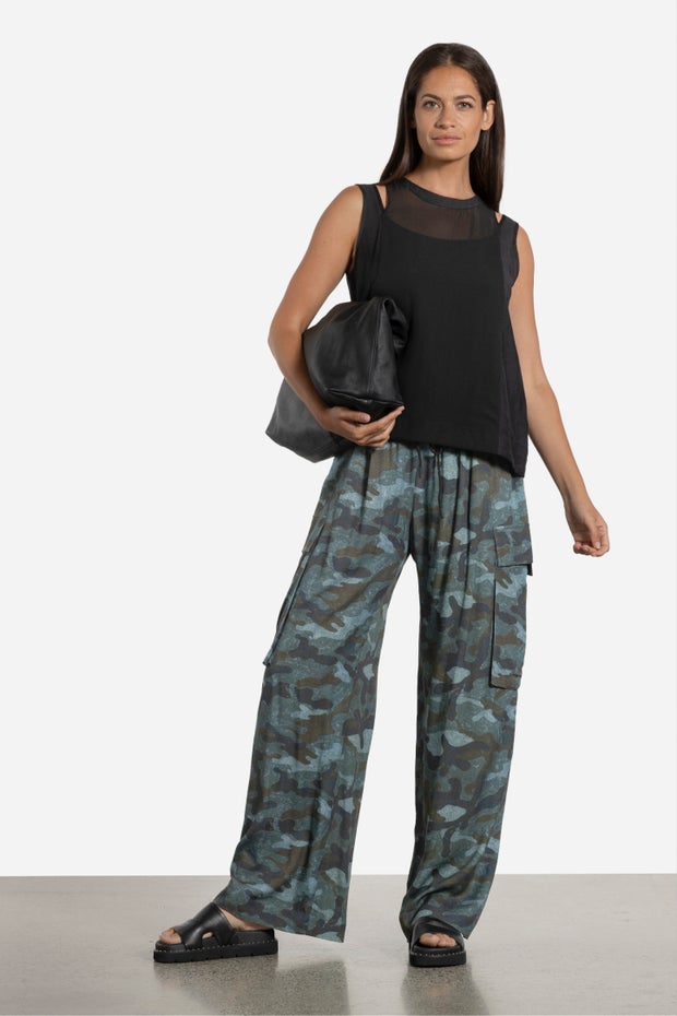 Estella Sleeveless Layer Top in Black