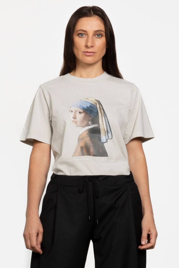 Girl With The Pearl Tee in Neutral
