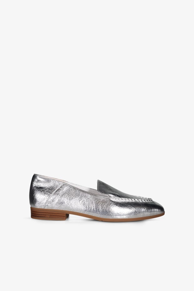 Greer Simple Loafer in Metallic