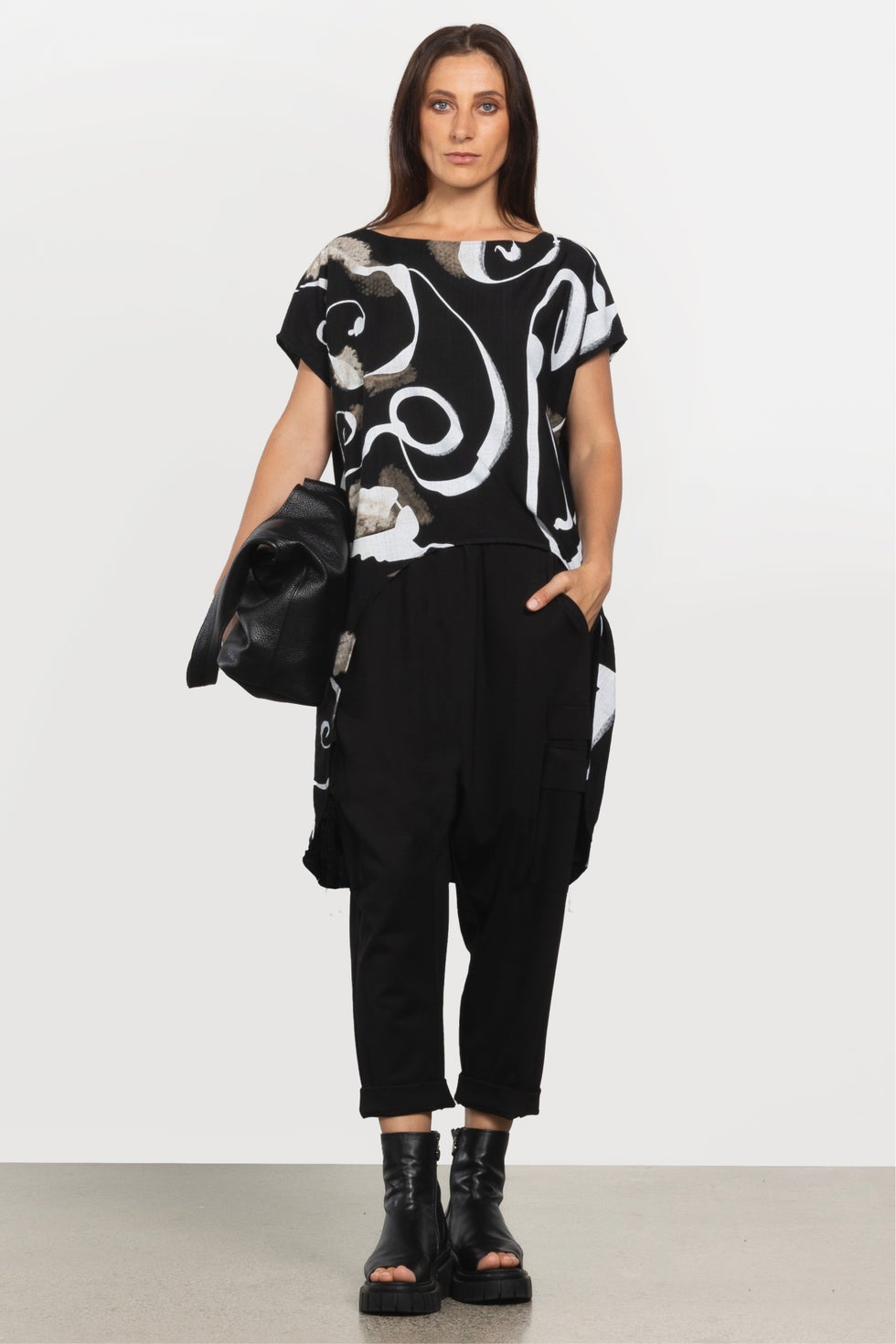 Haven Drop Crotch Cropped Pant in Black