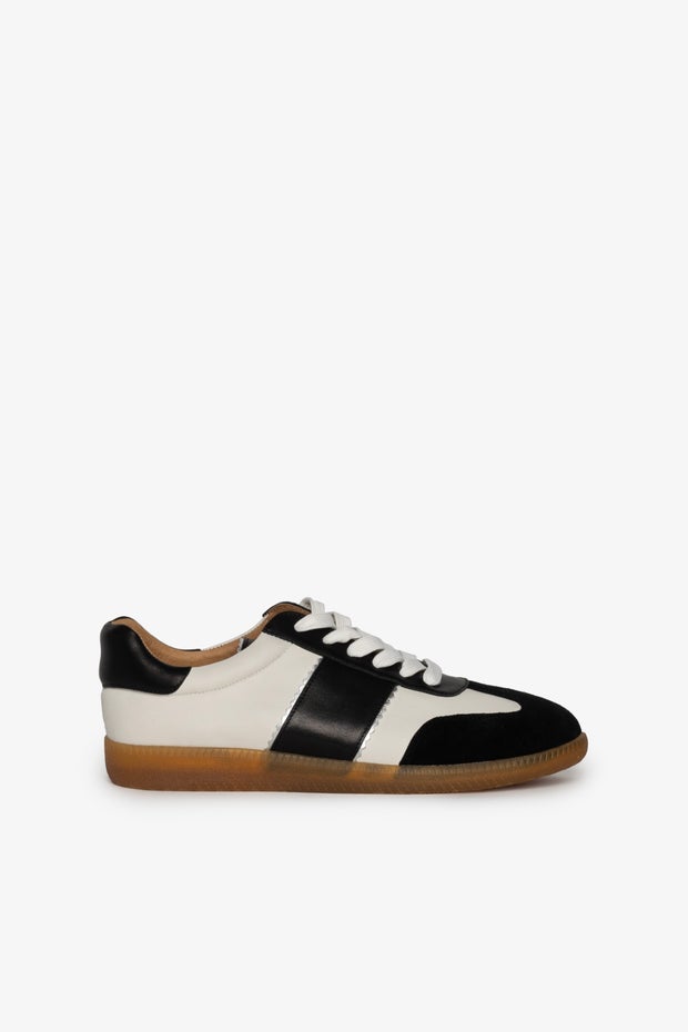 Hybrid Sneaker in Stripe