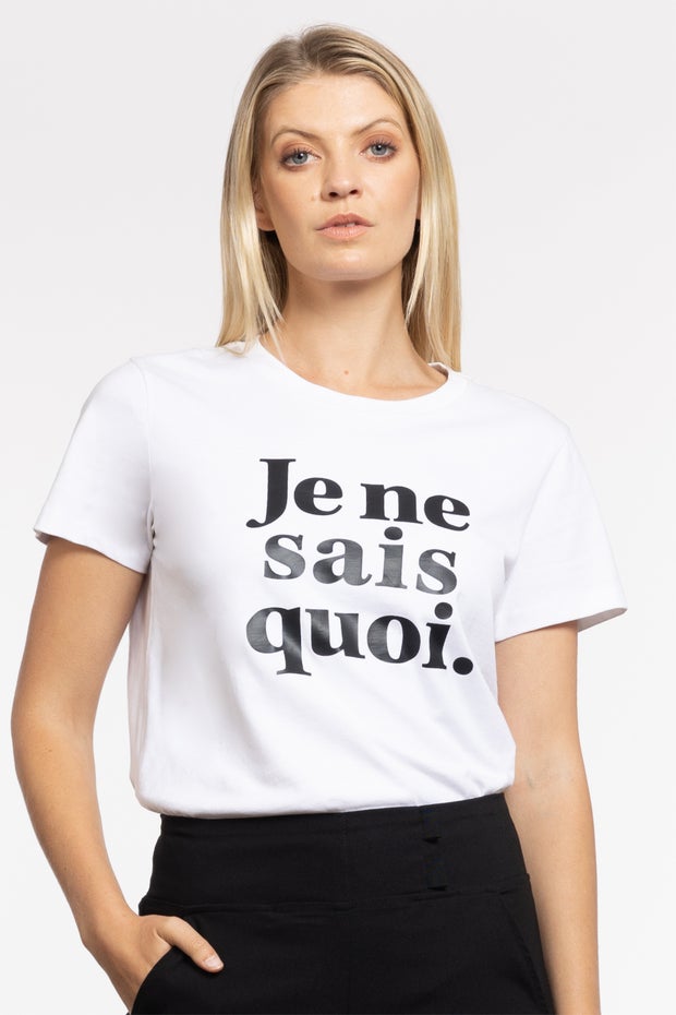 Je Ne Sais Quoi Tee in White