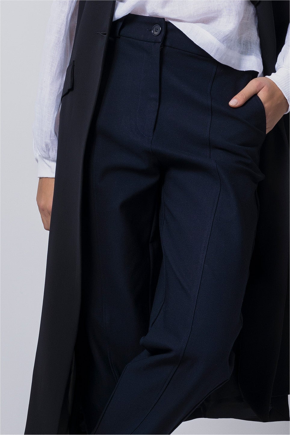 Kaz Cropped Tapered Pant in Blue