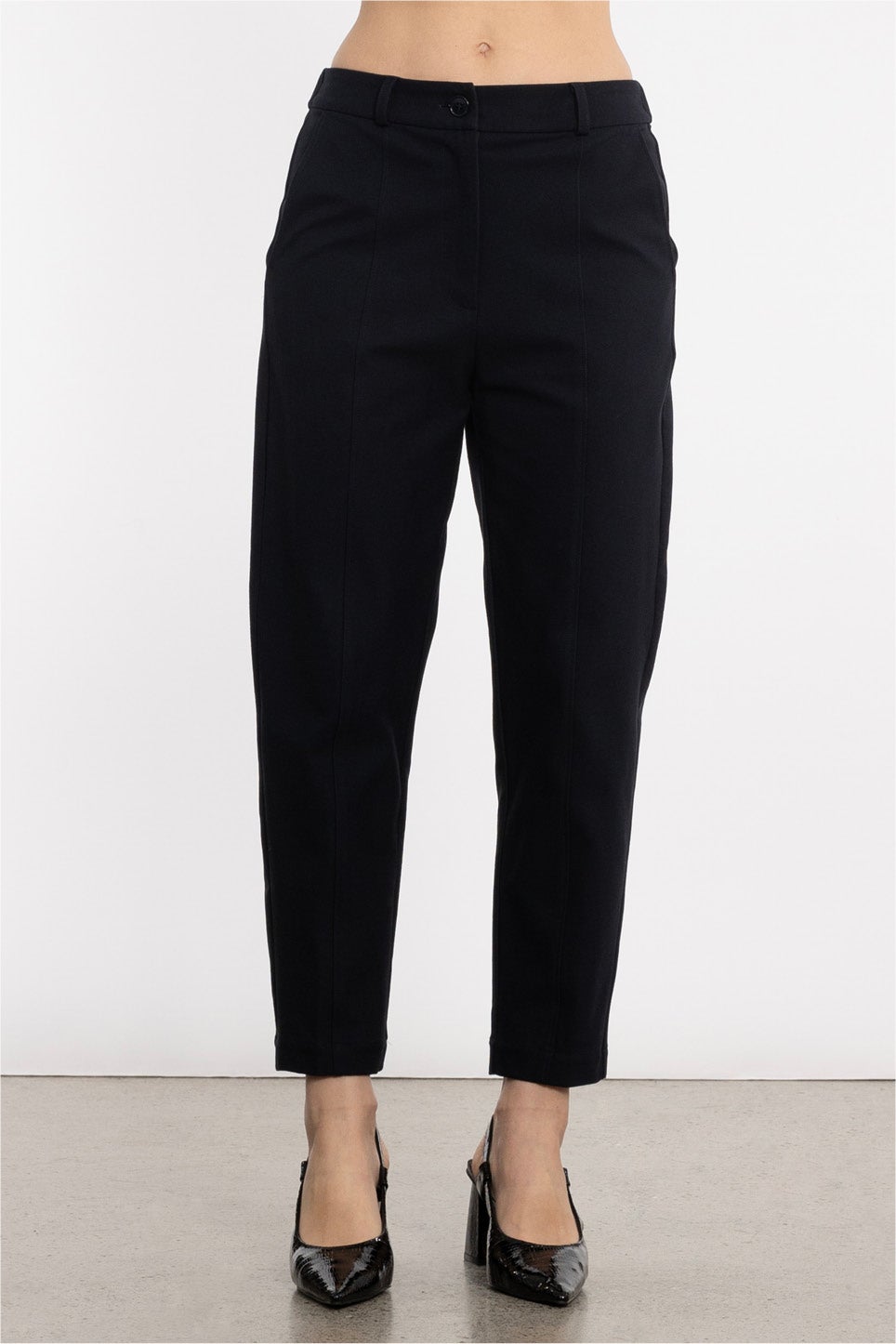 Kaz Cropped Tapered Pant in Blue