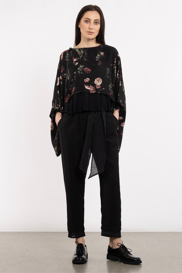 Lacie Tapered Cropped Pant in Black