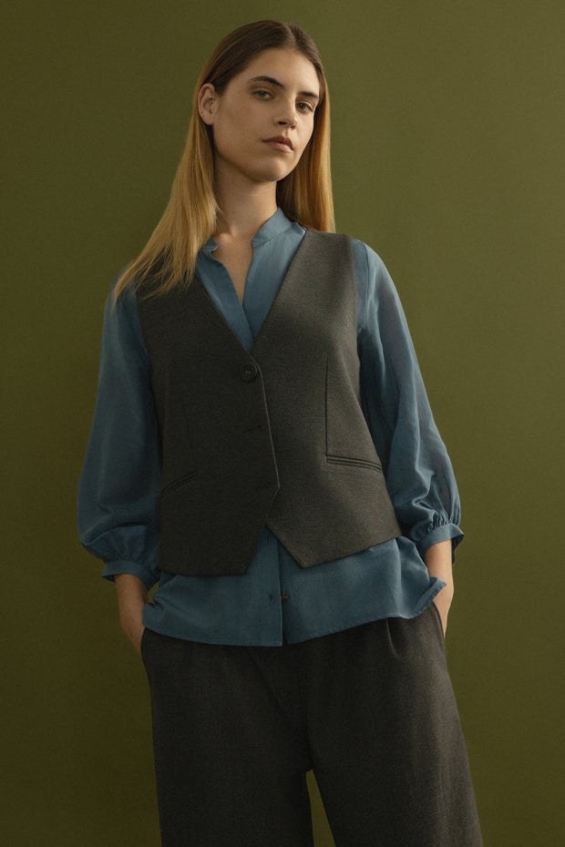 Lea Adjustable Lined Waistcoat in Grey