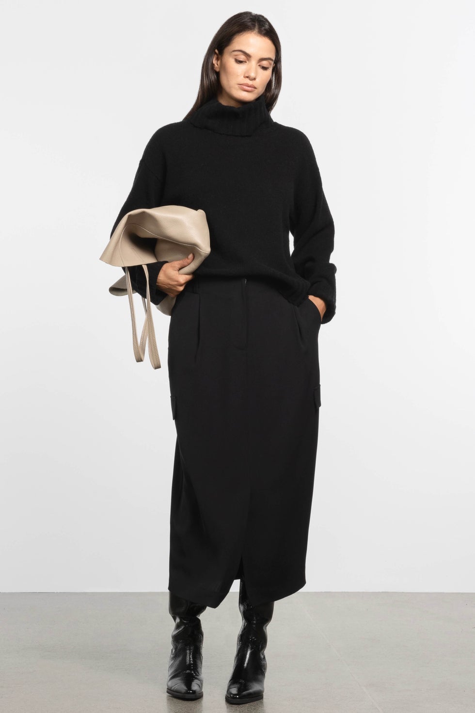 Leanne Knit Turtle-neck Jumper in Black