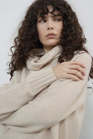 Leanne Knit Turtle-neck Jumper in Neutral