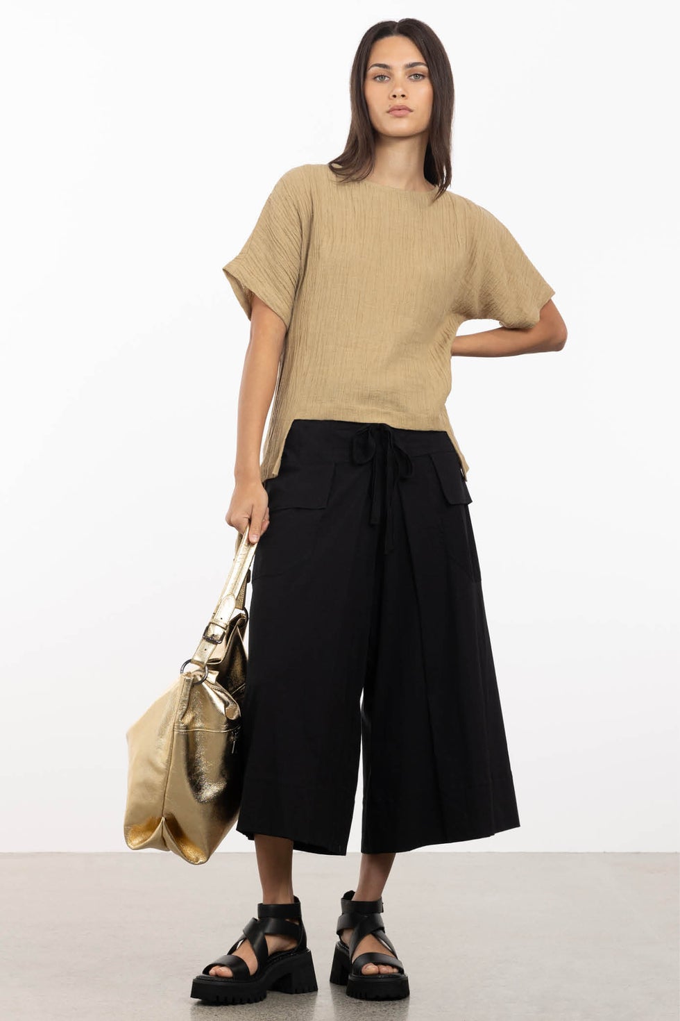 Lexi Wide Leg Cropped Pant in Black