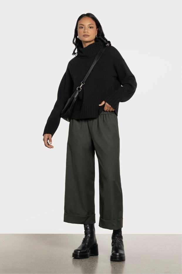 Logic Wide Leg Cropped Pant in Green