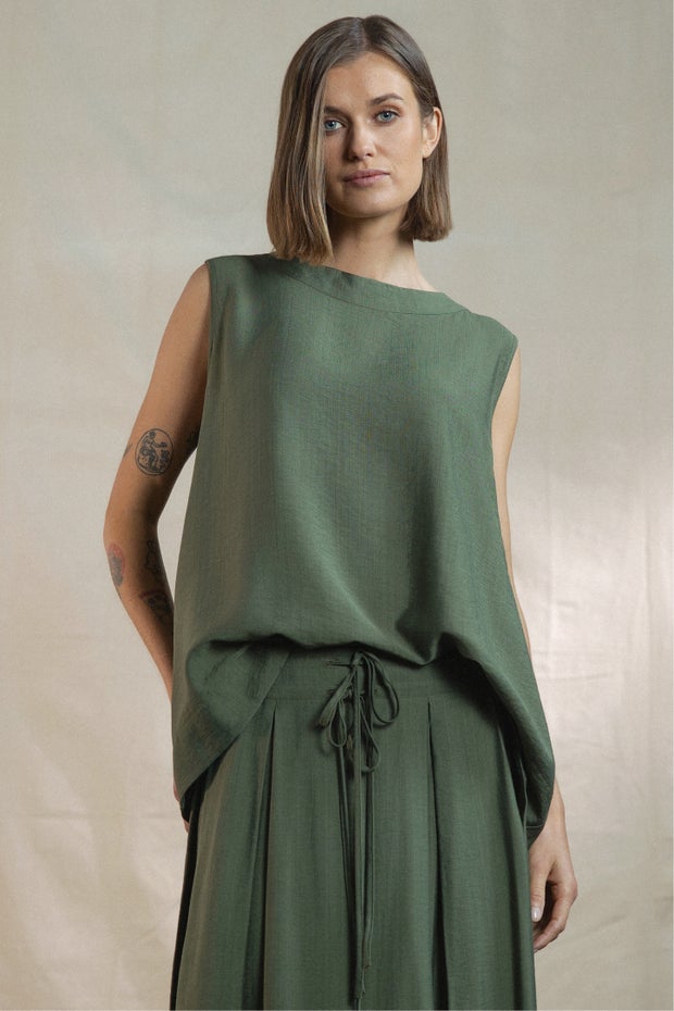 Ollie Back Pleat Sleeveless Top in Green
