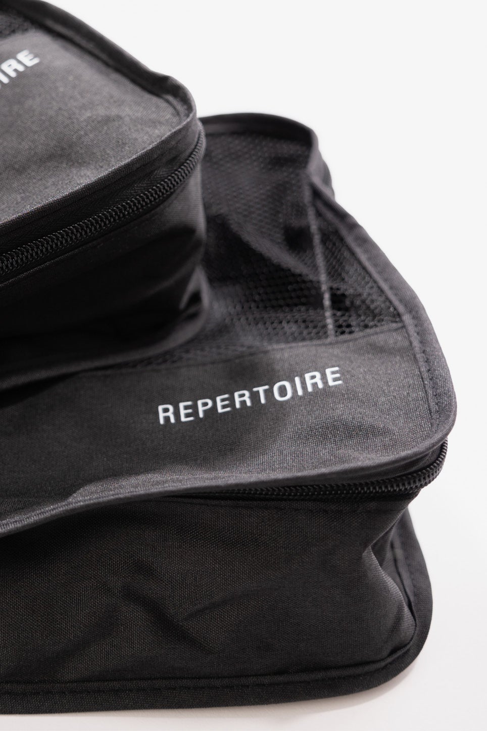 Packing Cubes in Black