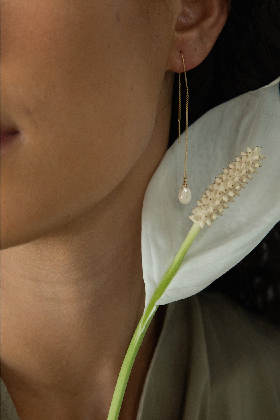 Pearl Dangle Earring in Multi-coloured