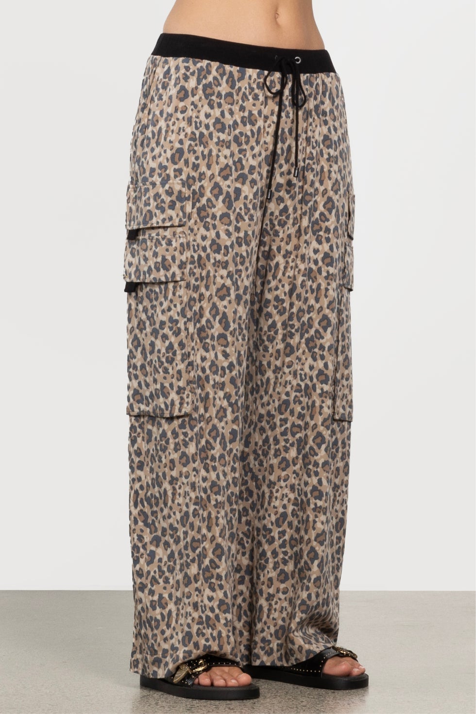 Republic Cargo Pocket Pant in Brown