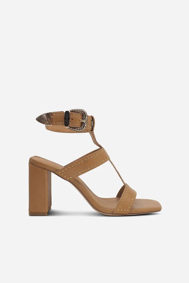 Roma Stud Heel in Neutral