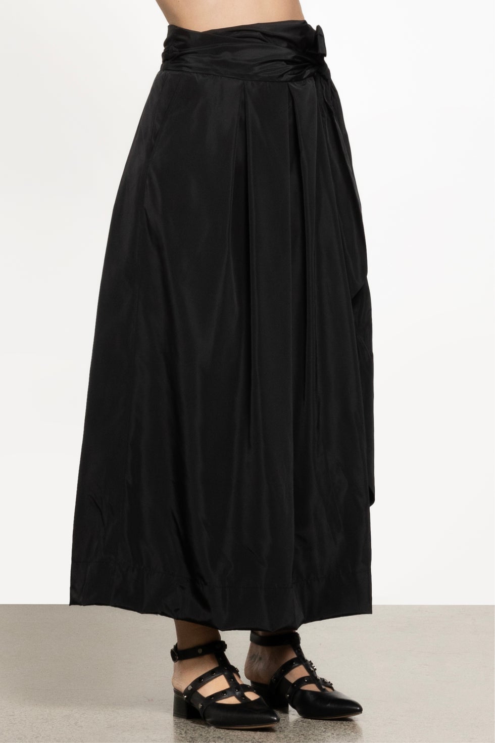 Showtime Waist Tie Long Skirt in Black