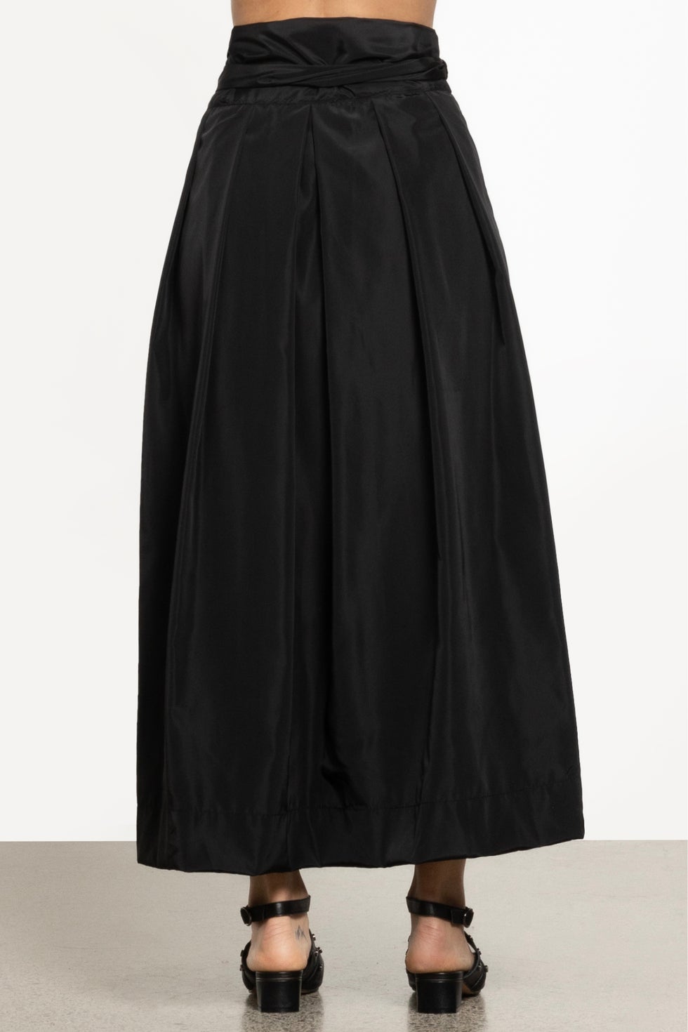 Showtime Waist Tie Long Skirt in Black