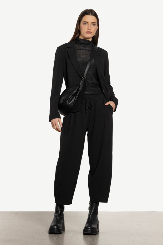 Union  Barrel Leg Cropped Pant in Black