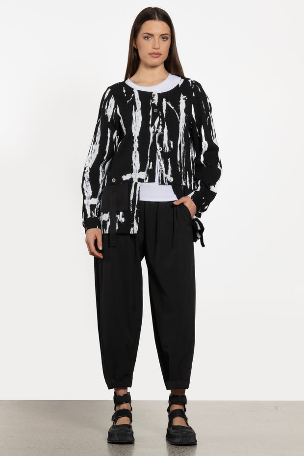 Union  Barrel Leg Cropped Pant in Black