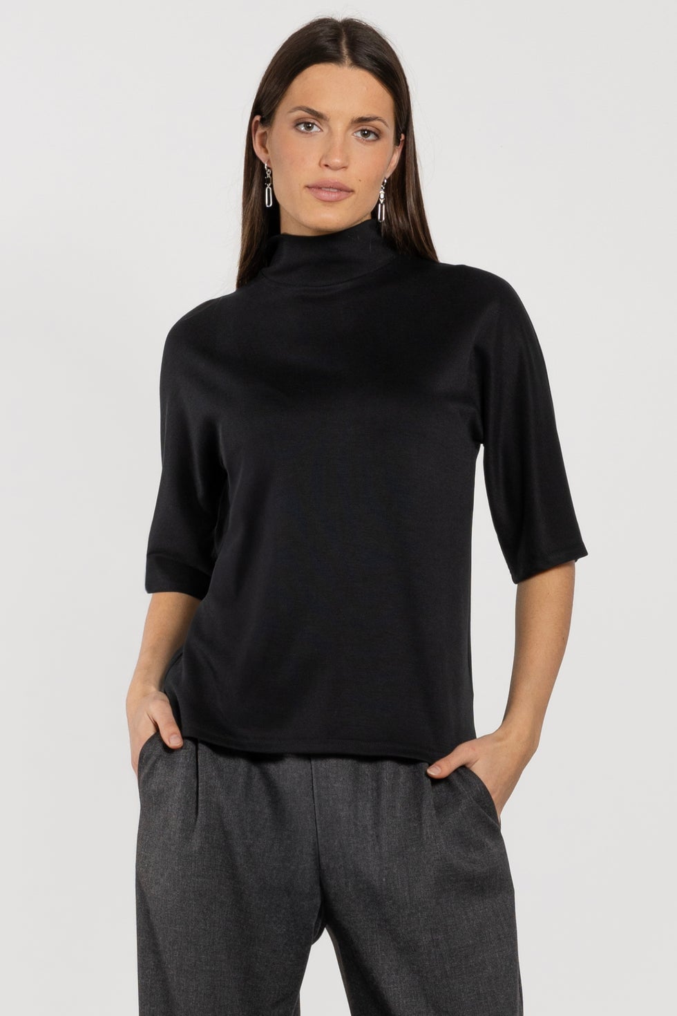 Zin High-neckline Top in Black