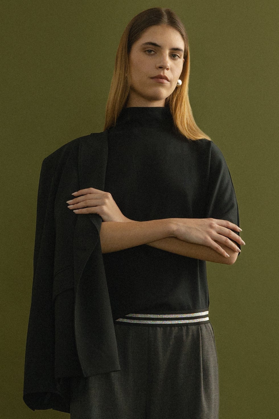 Zin High-neckline Top in Black