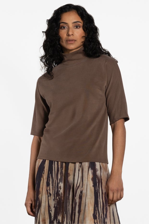 Zin High-neckline Top in Brown