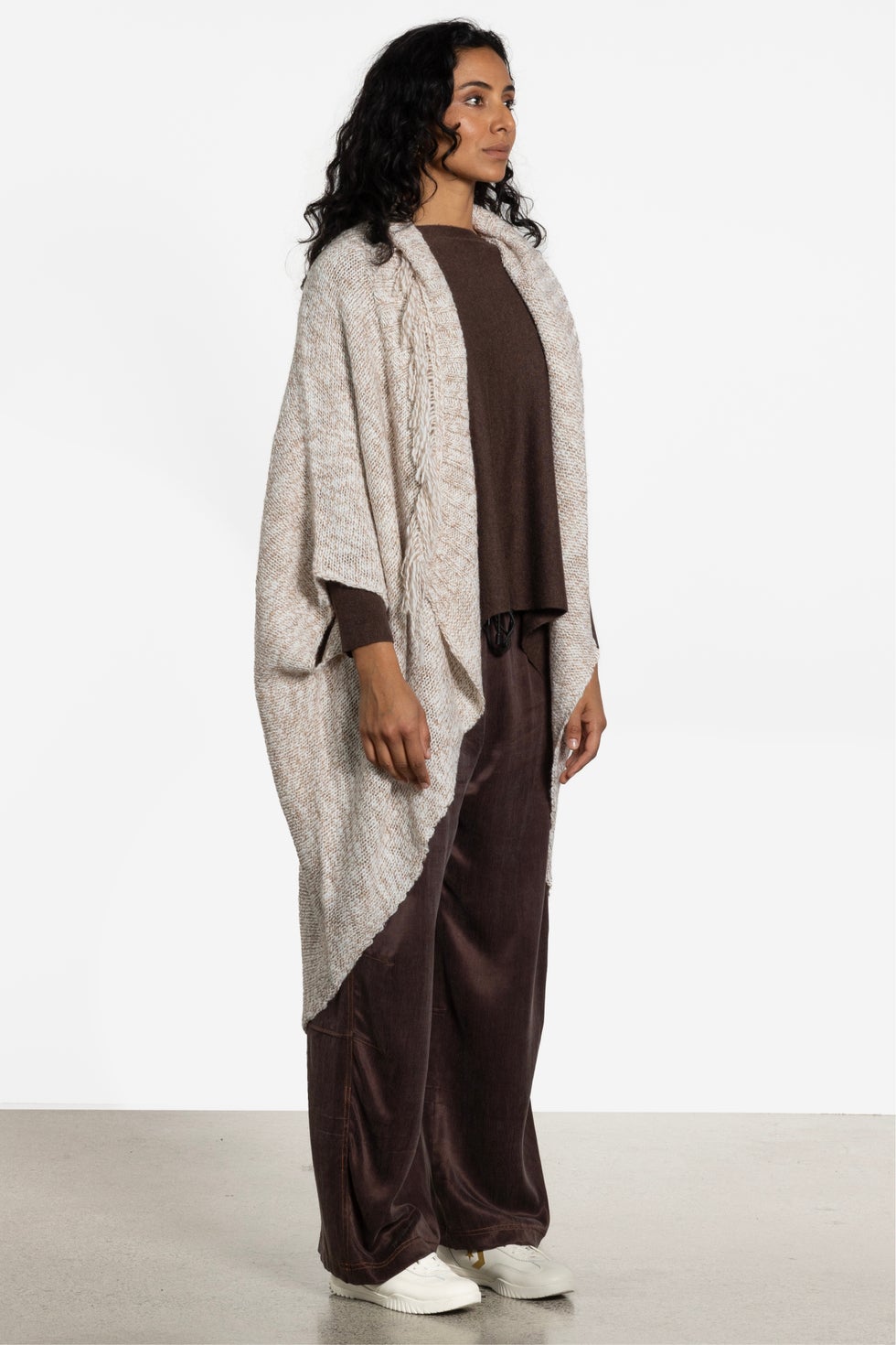 Zolie Chunky Knit Shrug in Brown